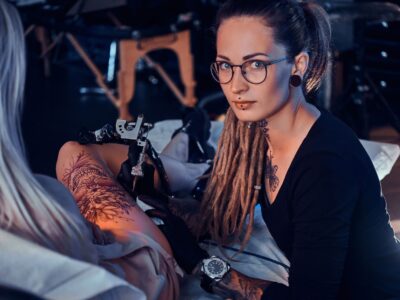 Coole kleine Tattoos für Frauen: Tattoo Ideen für dezente Motive