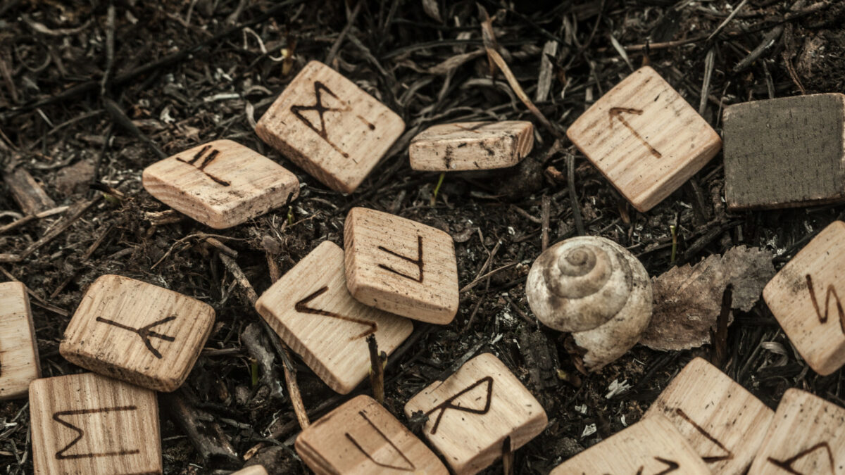 Runen: Alles über ihre Bedeutung und Verwendung