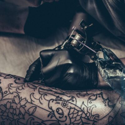 Nordische Tattoos für Männer Die kraftvolle Symbolik und Bedeutung hinter nordischen Tattoos