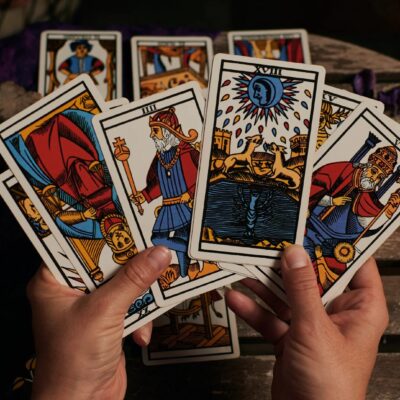 Kartenlegen lernen für Anfänger Tarot und Lenormand richtig deuten