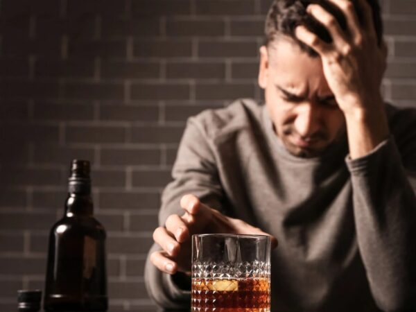 Körperlicher Verfall bei Alkoholismus Wie Alkohol den Körper zerstört